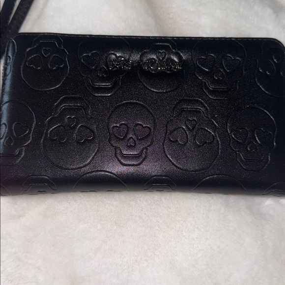 Betsey Johnson Handbags - Betsey Johnson skull  zip wallet/wristlet. ☠️